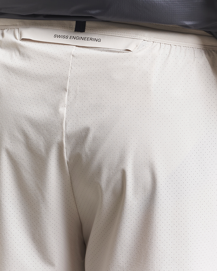 Herr | Shorts | On | Performance 7 Inch Shorts Silver