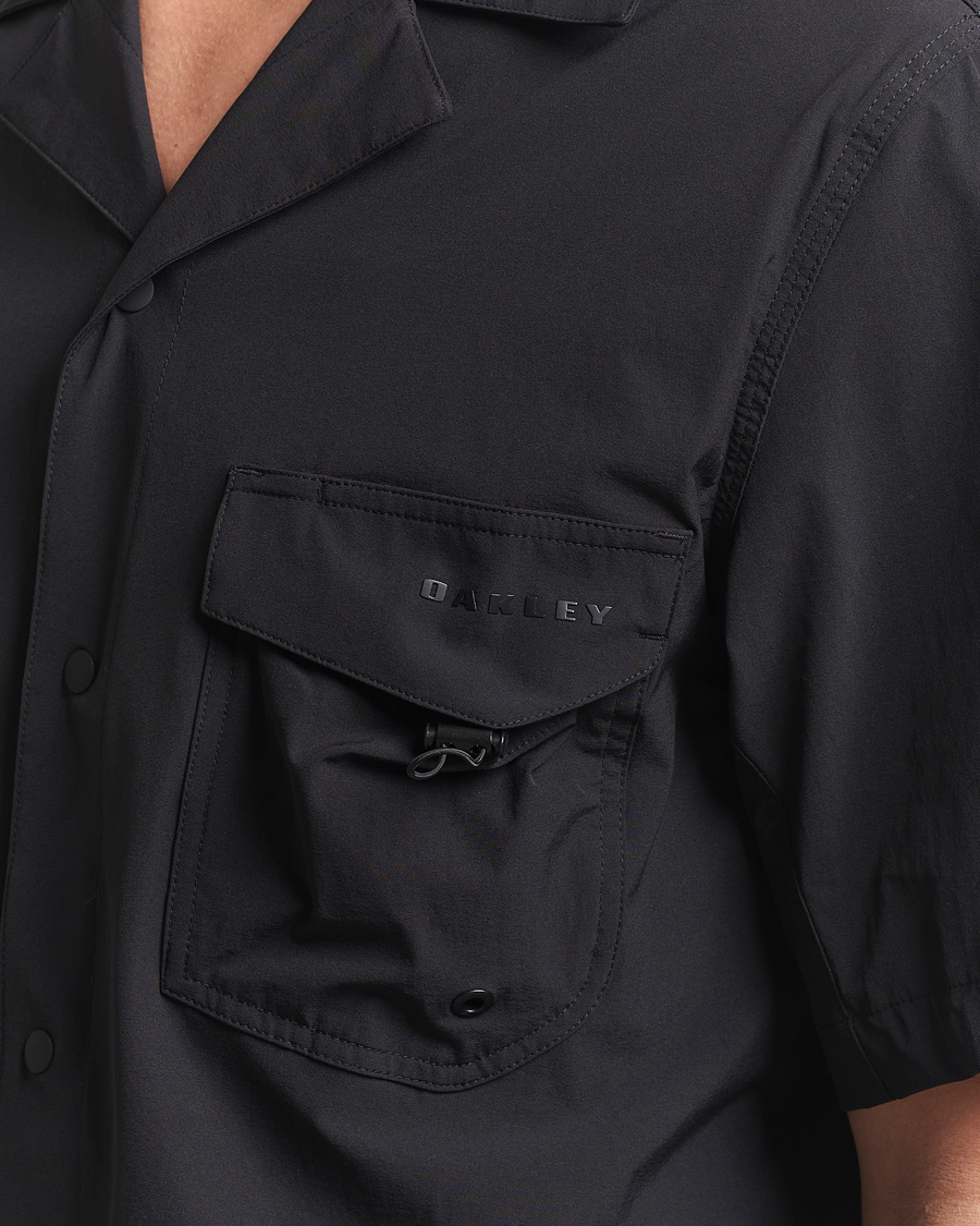 Herr | Skjortor | Oakley | Cuban Collar Short Sleeve Shirt Blackout
