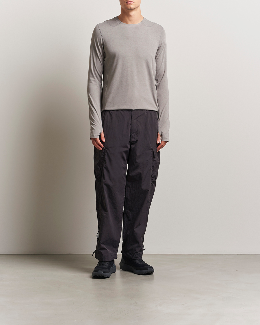 Herr | T-Shirts | Oakley | Latitude Flight Shell T-Shirt Cement