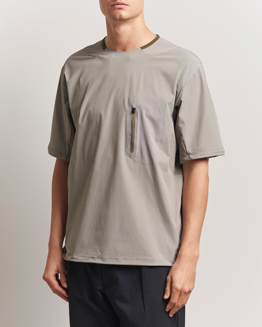 Herr | T-Shirts | Oakley | Latitude Flight Convert Shell T-shirt Boulder Green
