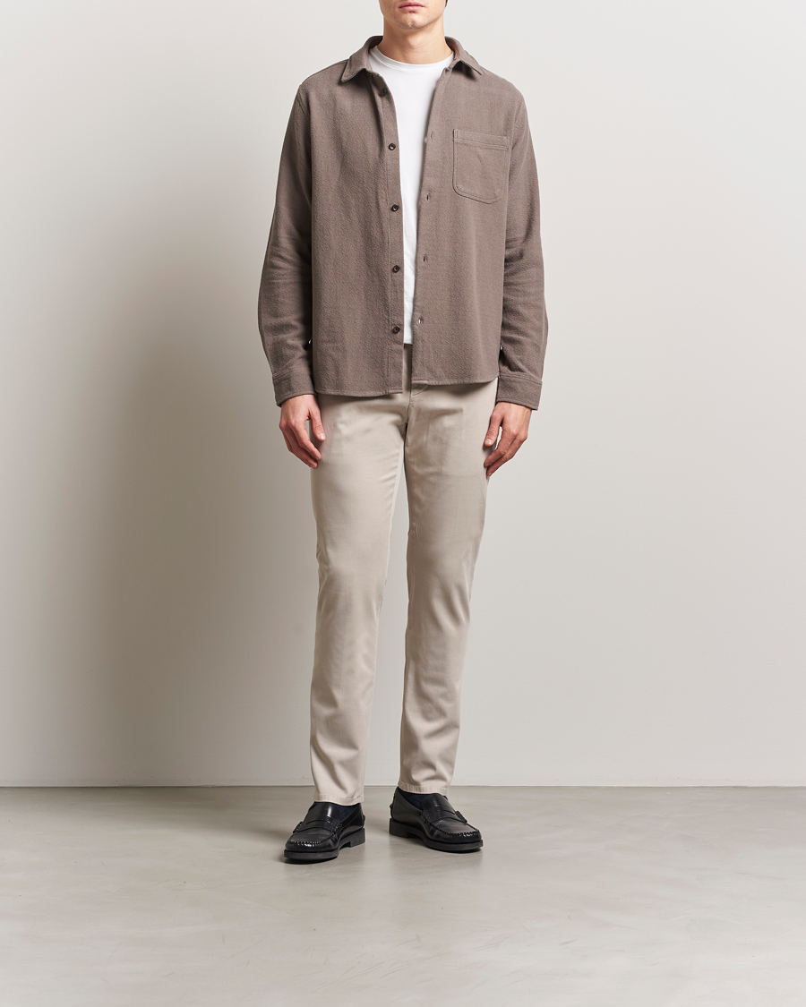 Herr | Byxor | Dondup | Spiritisimo Peached Gabardine Chino Sand