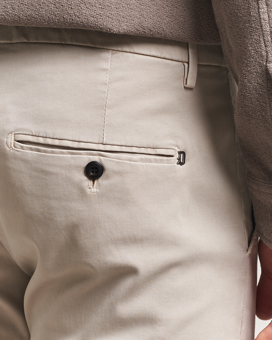 Herr | Byxor | Dondup | Spiritisimo Peached Gabardine Chino Sand