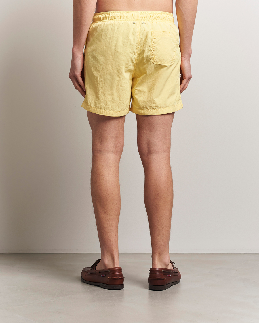 Herr | Badbyxor | GANT | Basic Swimshorts Banana Yellow