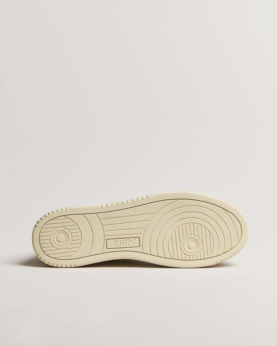 Herr | Sneakers | Autry | Medalist Low Super Soft Goat Leather Sneaker White/Brown