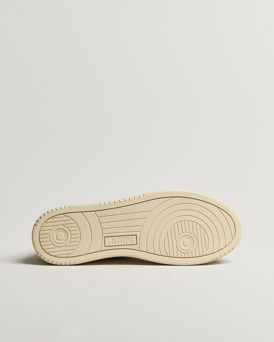 Herr | Sneakers | Autry | Medalist Low Super Soft Goat Leather Sneaker White/Navy