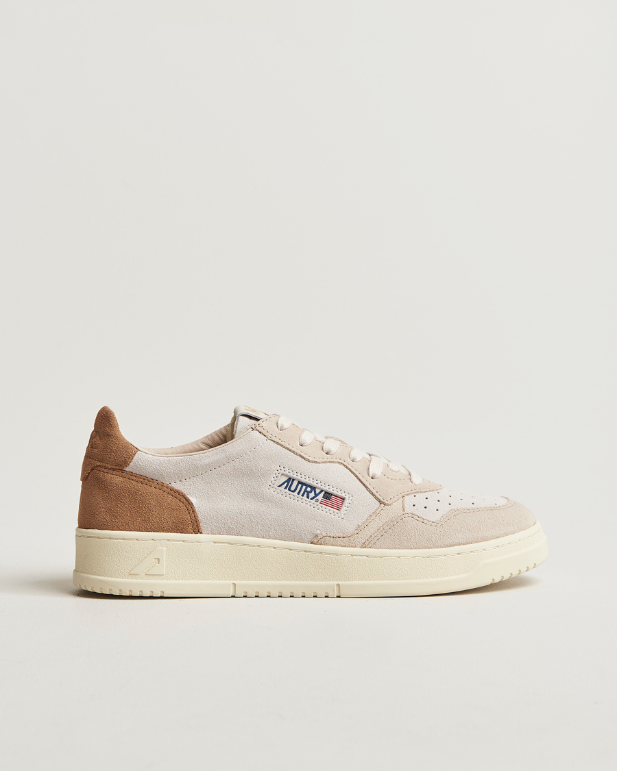 Herr | Sneakers | Autry | Medalist Low Super Soft Goat Suede Sneaker Sand/Cigarr