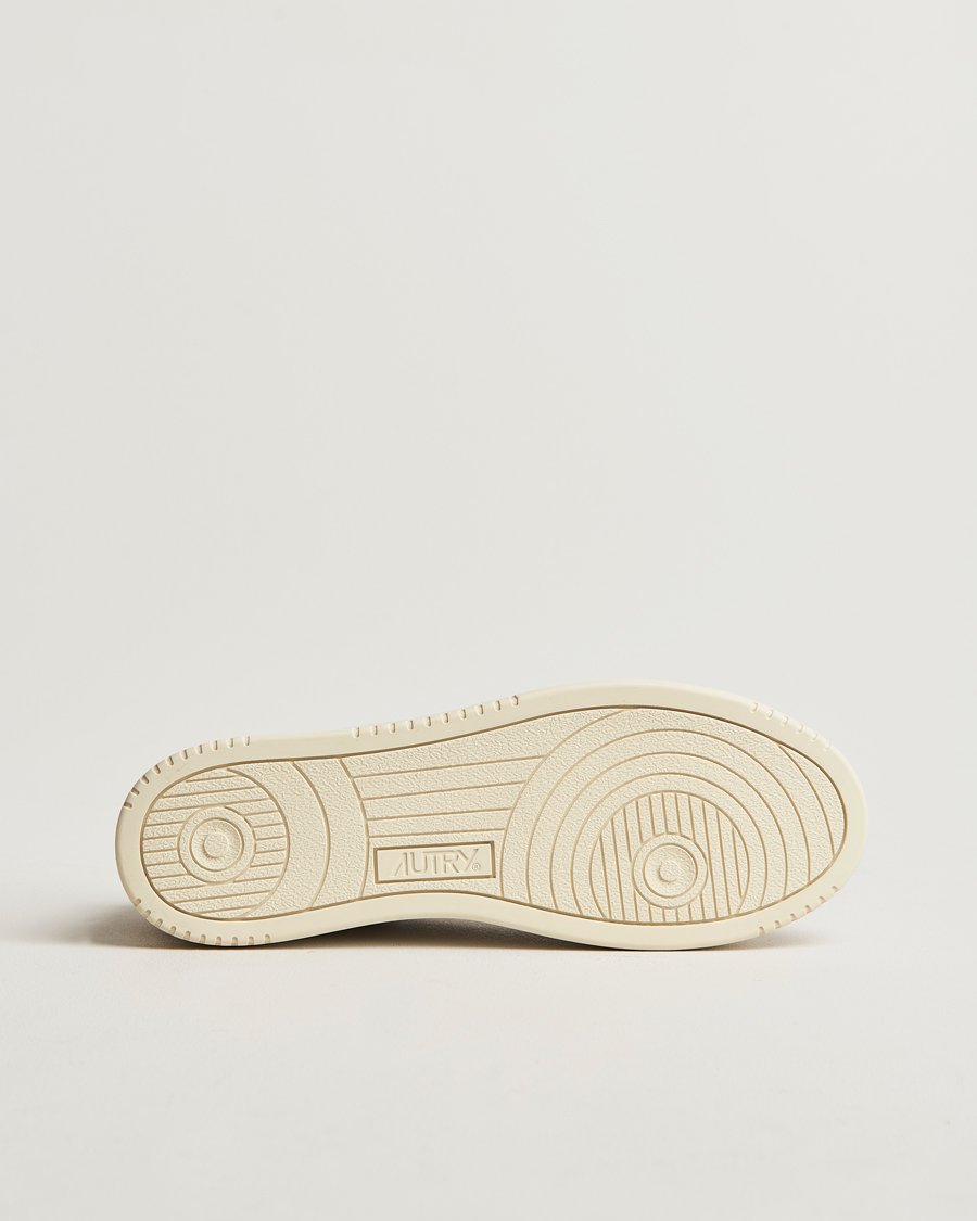 Herr | Sneakers | Autry | Medalist Low Super Soft Goat Suede Sneaker Sand/Cigarr