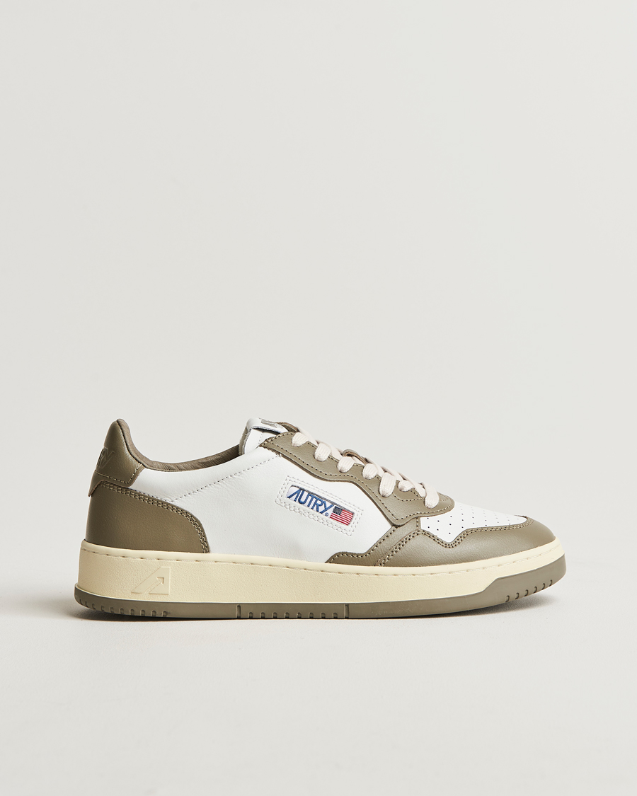 Herr | Sneakers | Autry | Medalist Low Super Soft Goat Leather Sneaker White/Covert Green