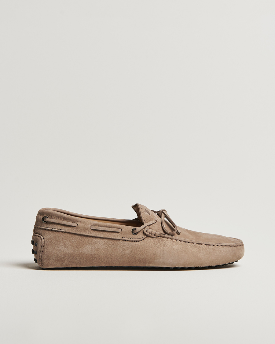 Herr | Tod's Lacetto Gommino Carshoe Taupe Nubuck | Tod's | Lacetto Gommino Carshoe Taupe Nubuck