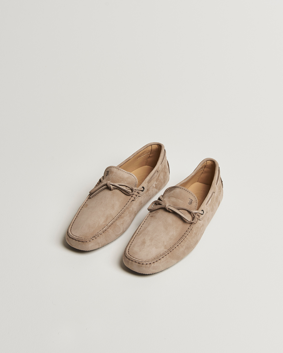 Herr | Tod's Lacetto Gommino Carshoe Taupe Nubuck | Tod's | Lacetto Gommino Carshoe Taupe Nubuck