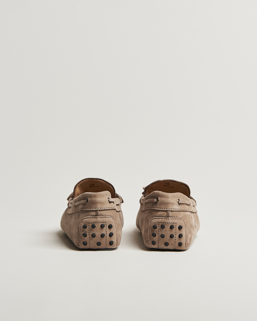 Herr | Tod's Lacetto Gommino Carshoe Taupe Nubuck | Tod's | Lacetto Gommino Carshoe Taupe Nubuck