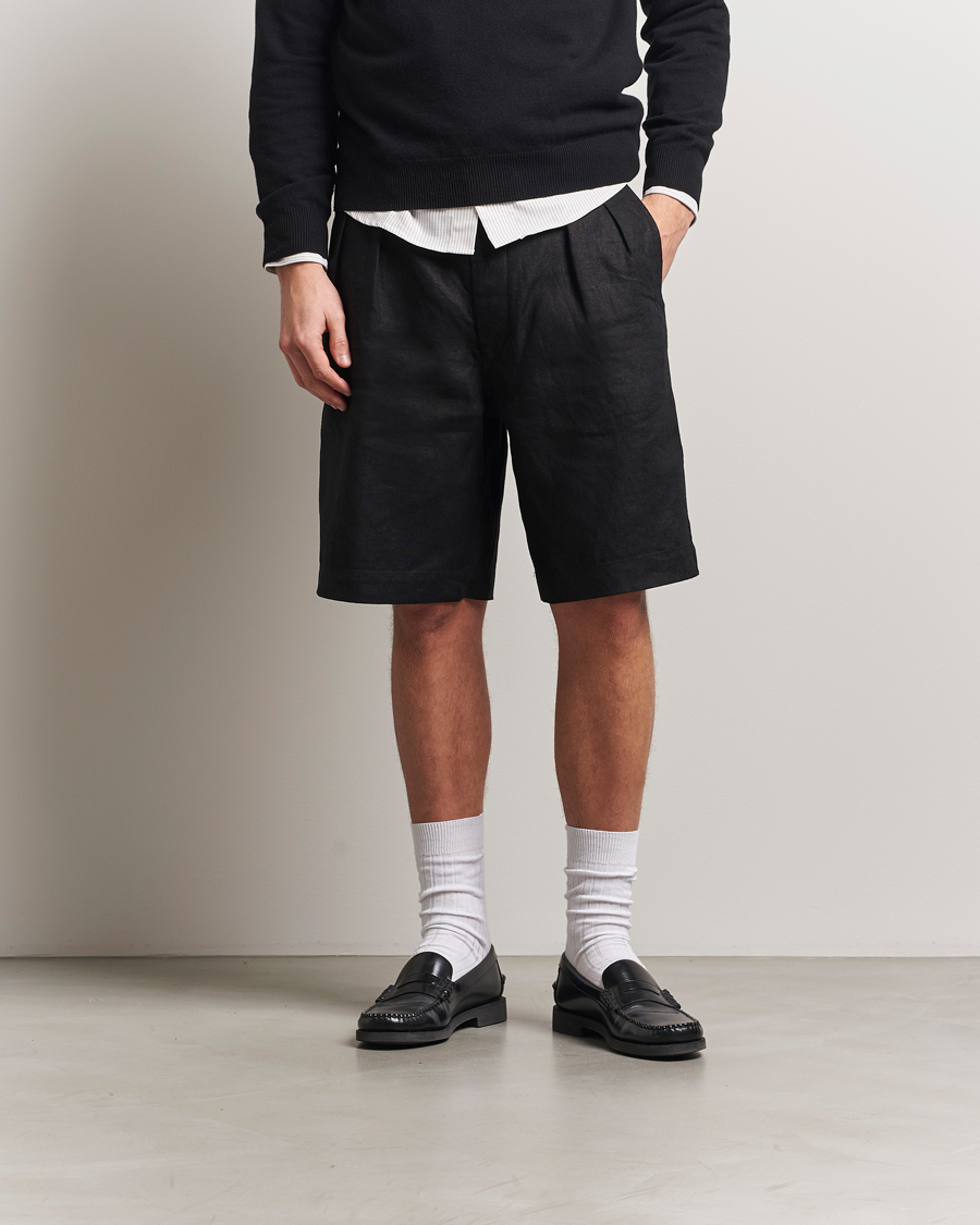 Herr | Shorts | Sunflower | Pleated Linen Shorts Black