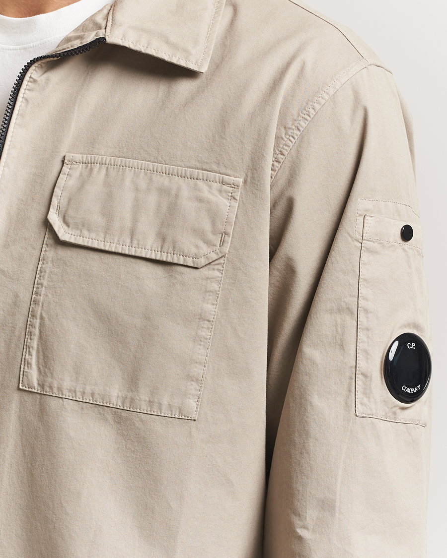 Herr | Skjortor | C.P. Company | Garment Dyed Gabardine Zip Shirt Jacket Beige