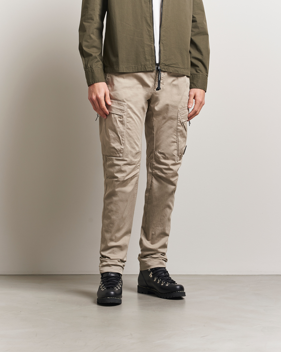Herr | Byxor | C.P. Company | Satin Stretch Cargo Pants Beige