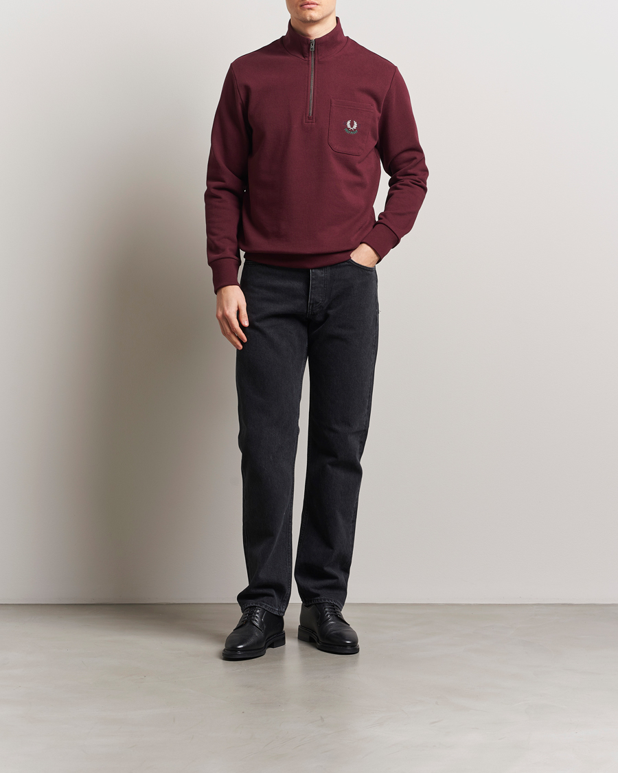 Herr | Tröjor | Fred Perry | Embroidered Champion Half Zip Oxblood