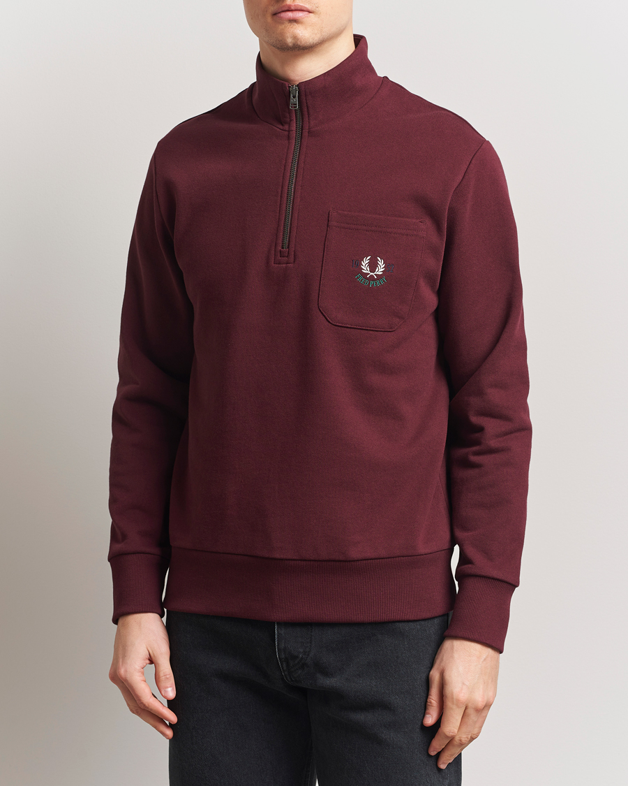 Herr | Tröjor | Fred Perry | Embroidered Champion Half Zip Oxblood