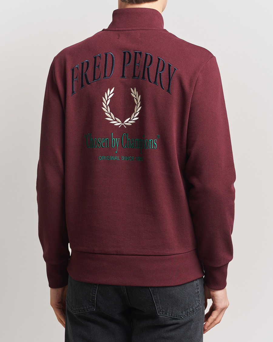 Herr | Tröjor | Fred Perry | Embroidered Champion Half Zip Oxblood