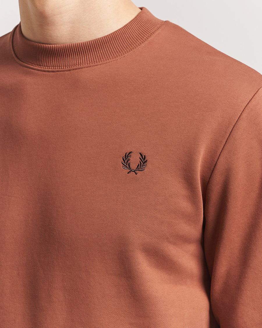 Herr | Tröjor | Fred Perry | Crew Neck Sweatshirt Cinnamon Brown