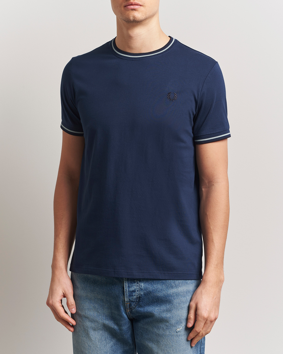 Herr | T-Shirts | Fred Perry | Twin Tipped T-Shirt Tennis Blue