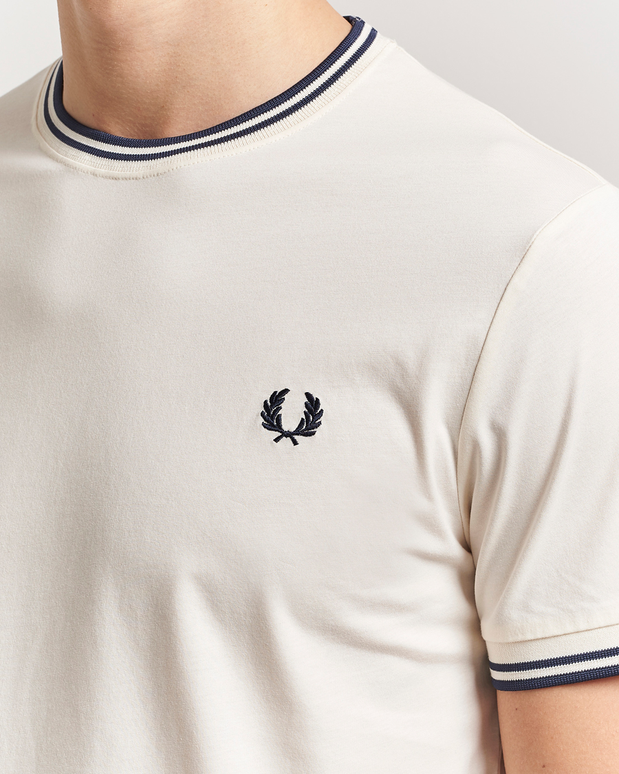 Herr | T-Shirts | Fred Perry | Twin Tipped T-Shirt Ecru