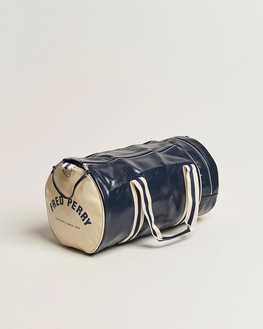 Herr | Väskor | Fred Perry | Classic Barrel Bag Navy/Ecru
