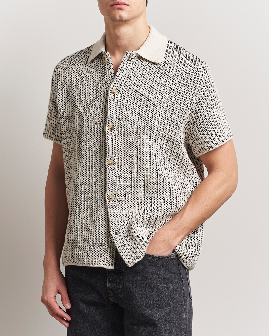 Herr | Skjortor | LES DEUX | Easton Knitted Short Sleeve Shirt Ivory/Black