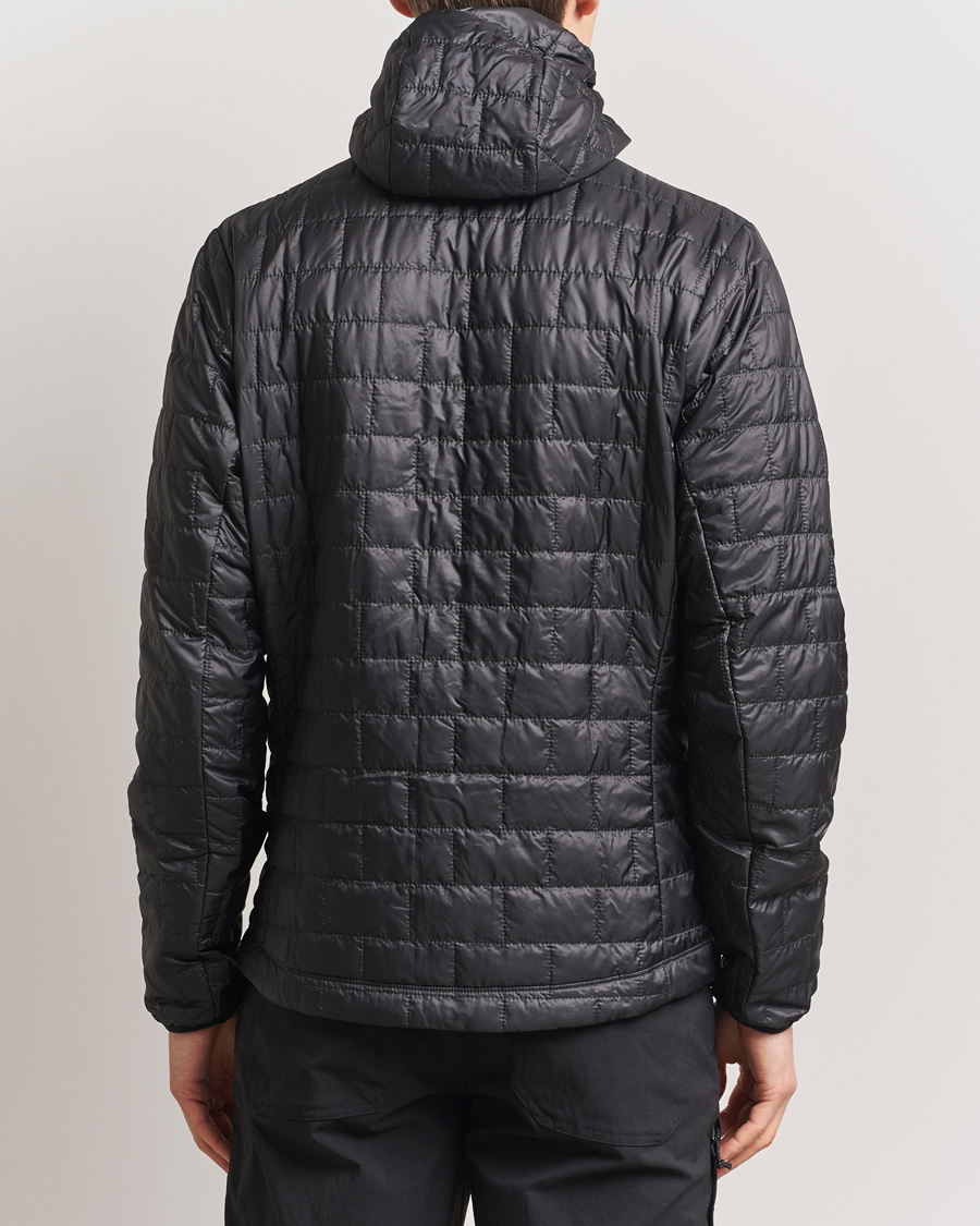 Herr | Jackor | Patagonia | Nano Puff Hood Black