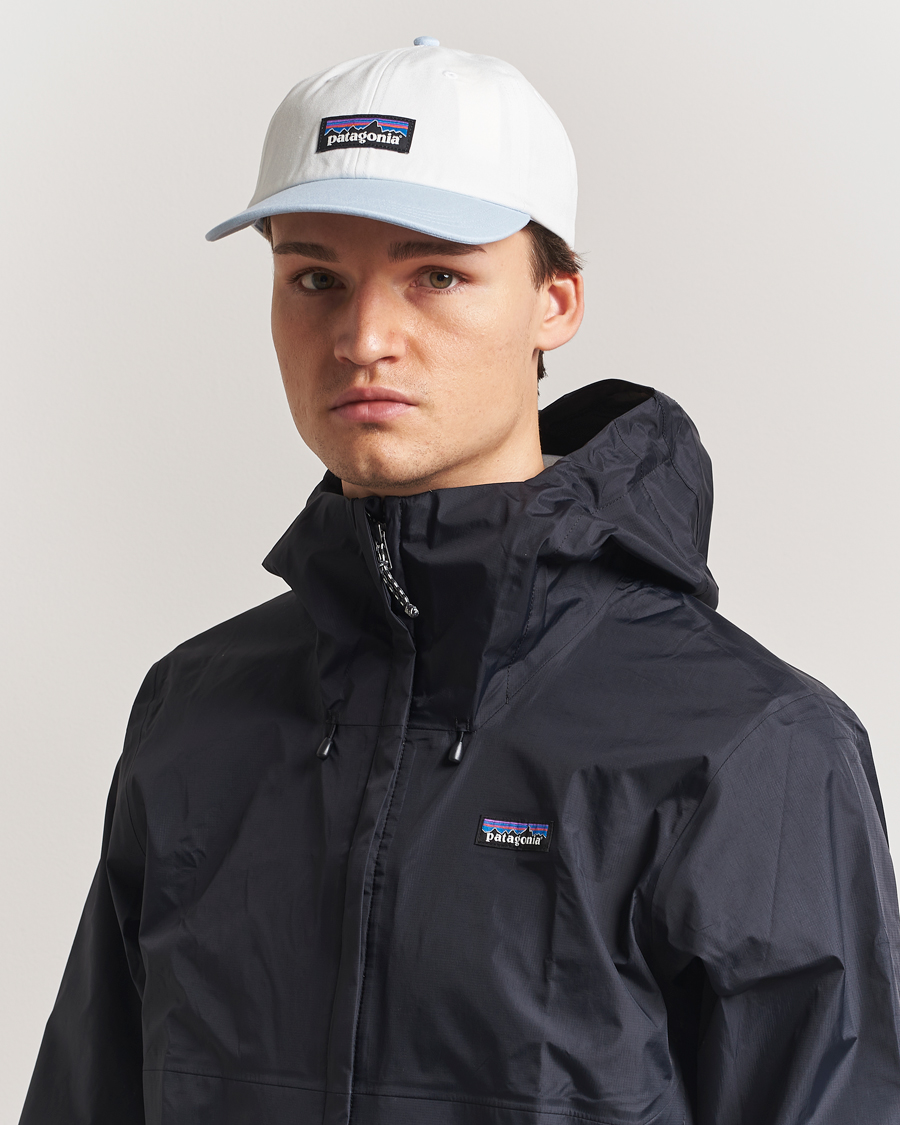 Herr | Patagonia P-6 Label Trad Cap Birch White | Patagonia | P-6 Label Trad Cap Birch White