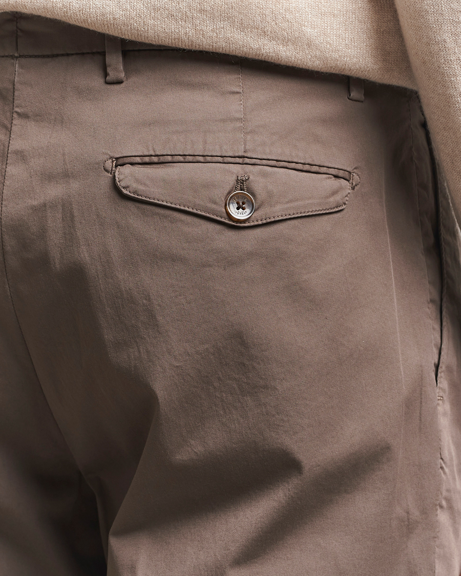 Herr | Byxor | Briglia 1949 | Easy Fit Pleated Cotton Stretch Chino Brown