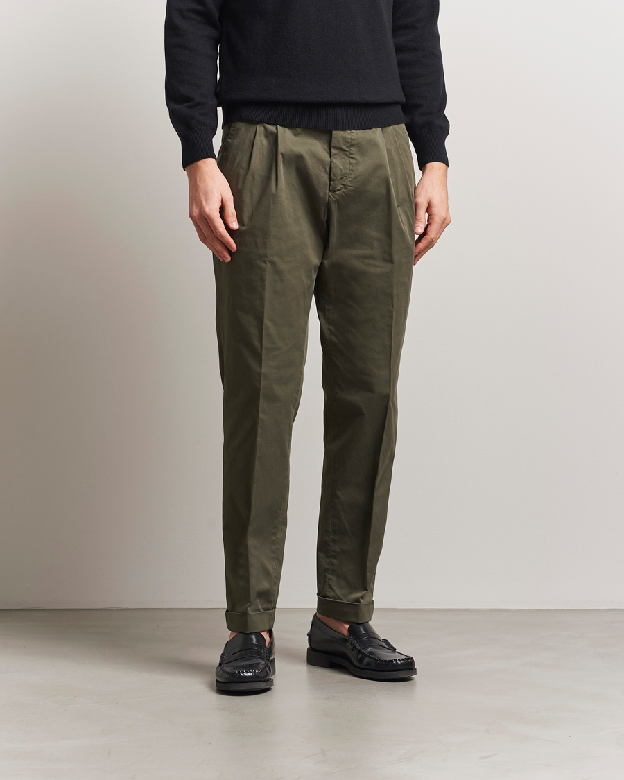 Herr | Byxor | Briglia 1949 | Easy Fit Pleated Cotton Stretch Chino Olive