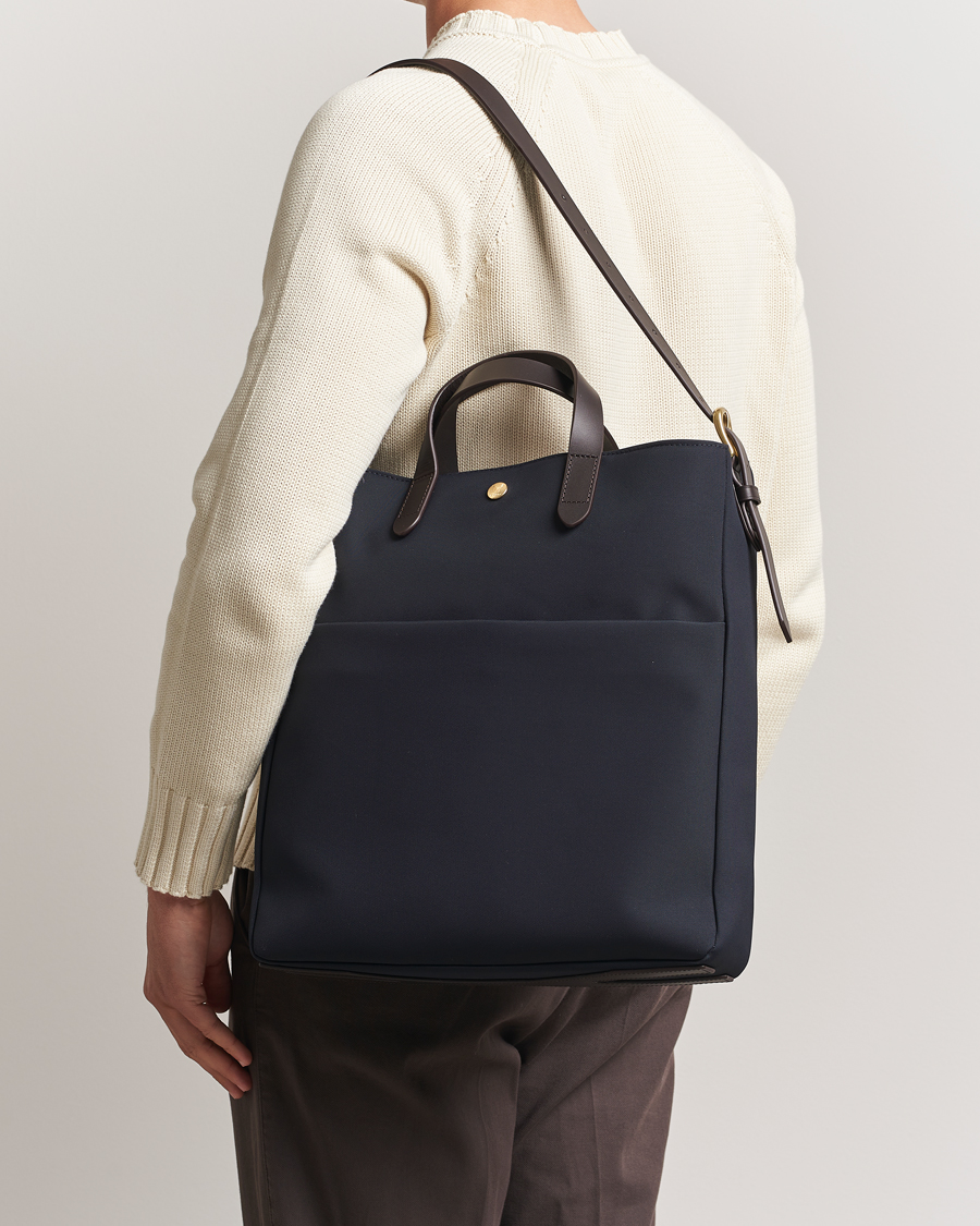 Herr | Väskor | Mismo | M/S Field Tote Navy/Dark Brown
