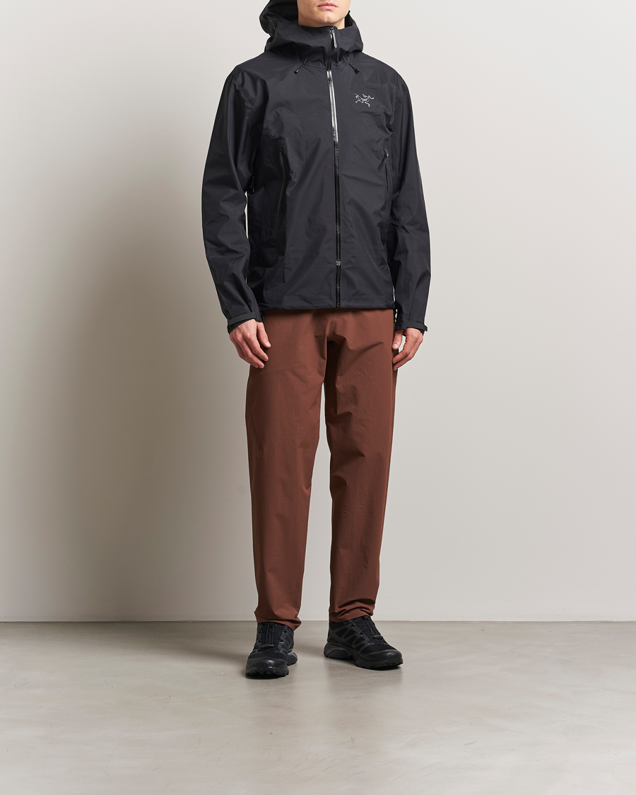 Herr | Byxor | Arc'teryx Veilance | Voronoi Softshell Pants Ganache
