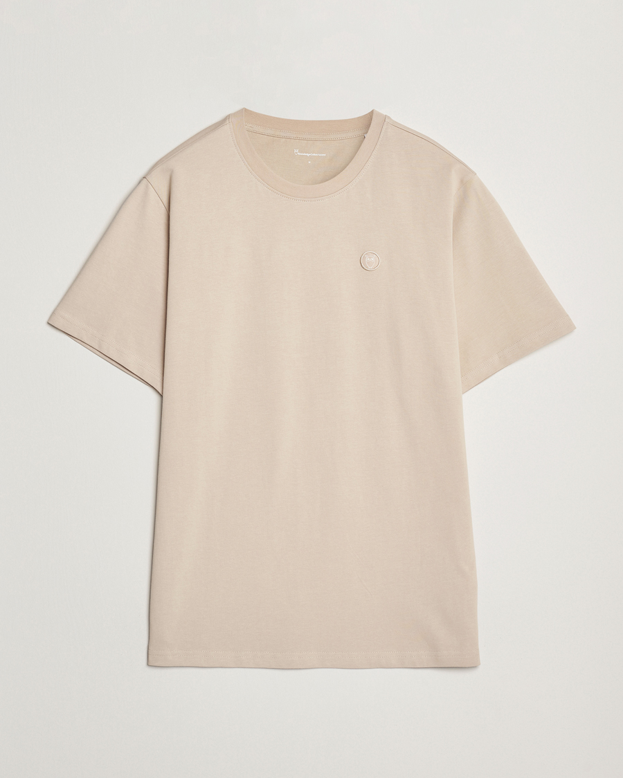 Herr | T-Shirts | KnowledgeCotton Apparel | Loake Badge T-Shirt Beige