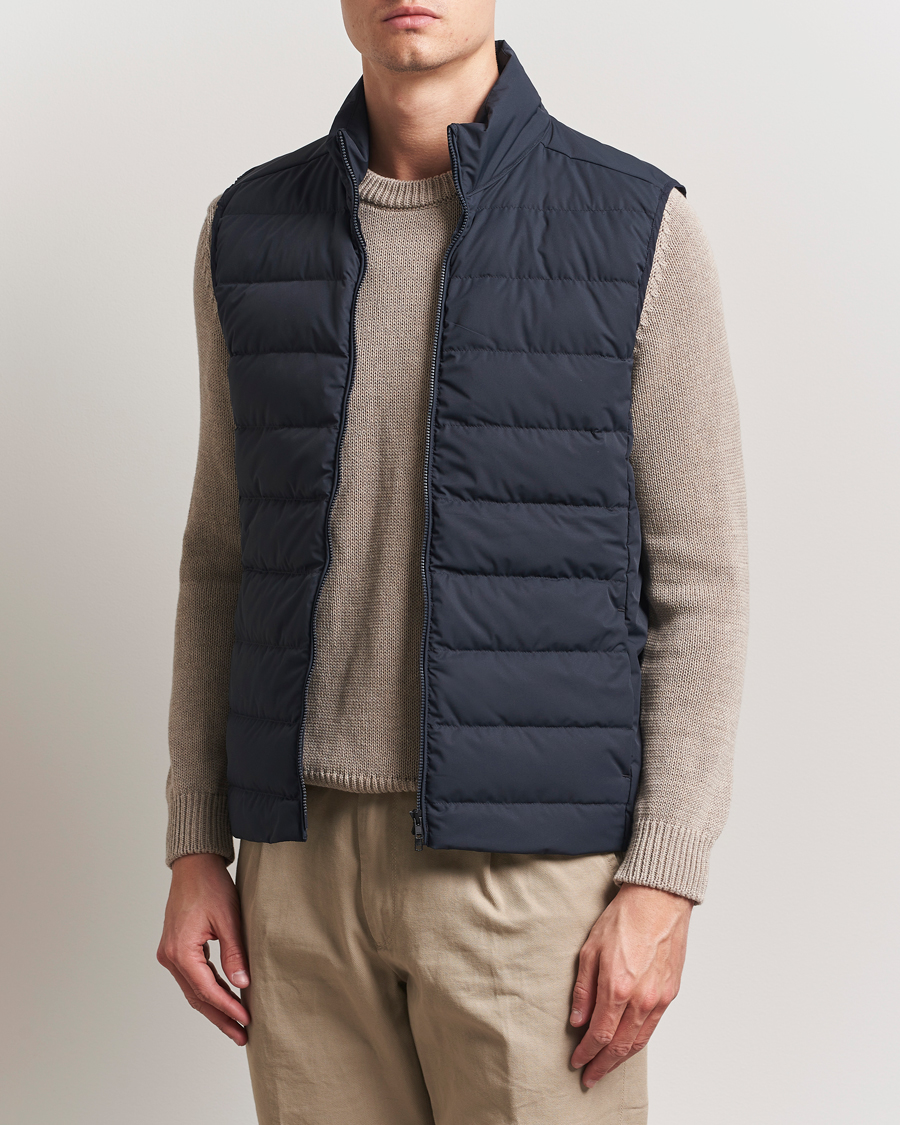 Herr | Västar | Scandinavian Edition | Ratio III Down Padded Vest Midnight Blue