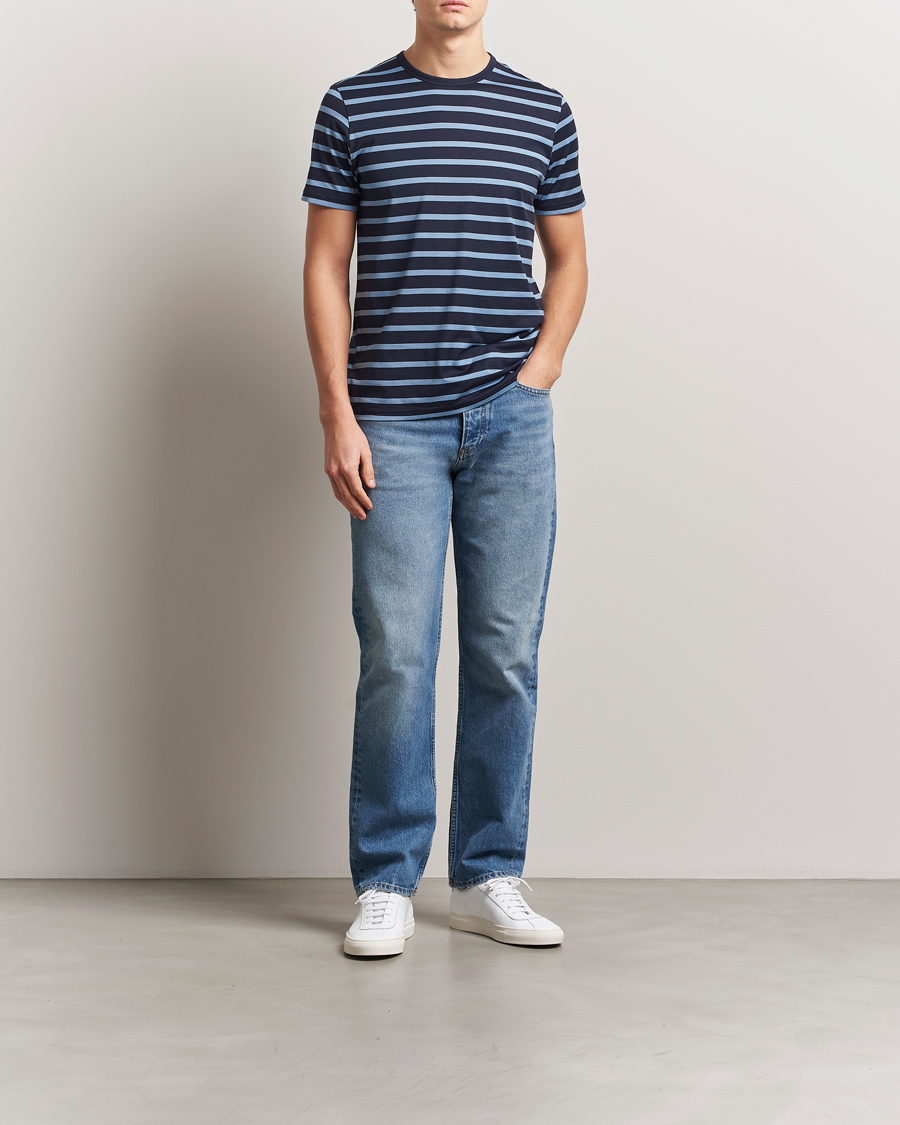 Herr | T-Shirts | Sunspel | Striped Crew Neck Q82 Cotton T-Shirt Navy/Como Blue