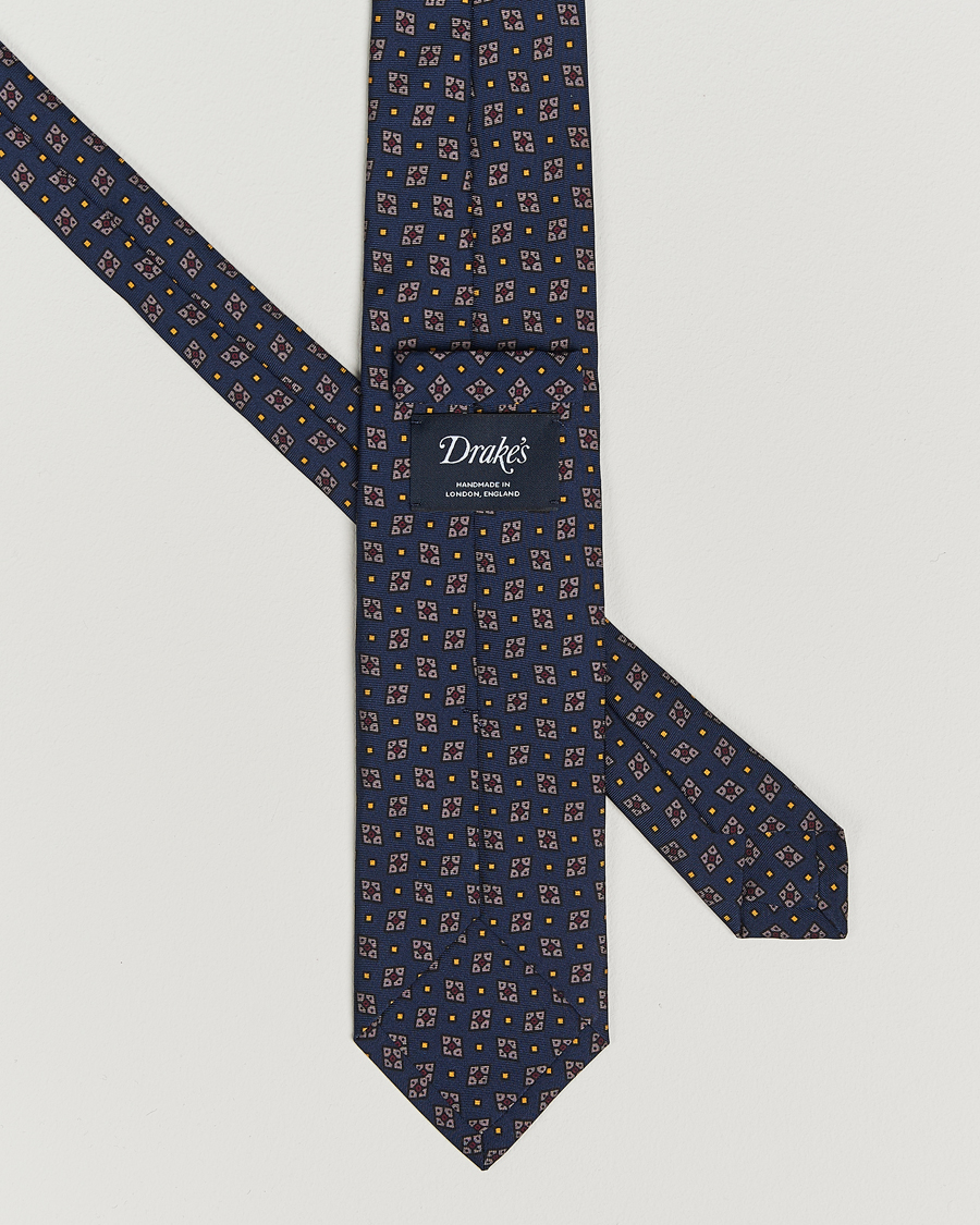 Herr | Drake's Mini Diamond Medallion Silk Twill Tie Navy | Drake's | Mini Diamond Medallion Silk Twill Tie Navy
