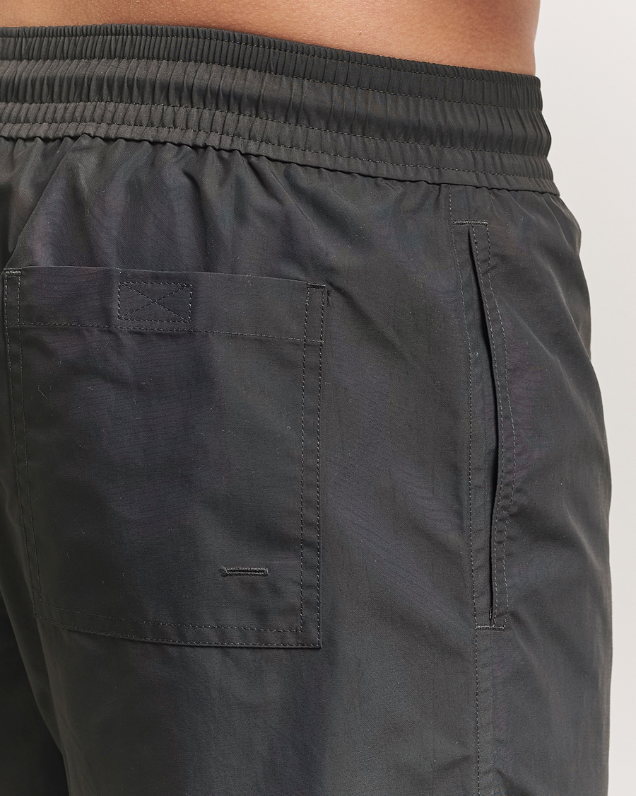 Herr | Badbyxor | Colorful Standard | Classic Organic Swim Shorts Lava Grey
