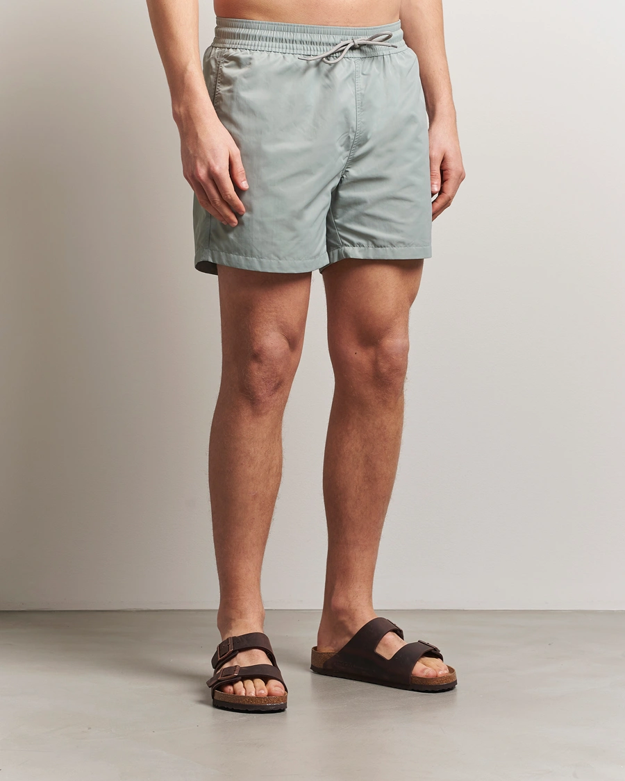 Herr | Badbyxor | Colorful Standard | Classic Organic Swim Shorts Steel Blue
