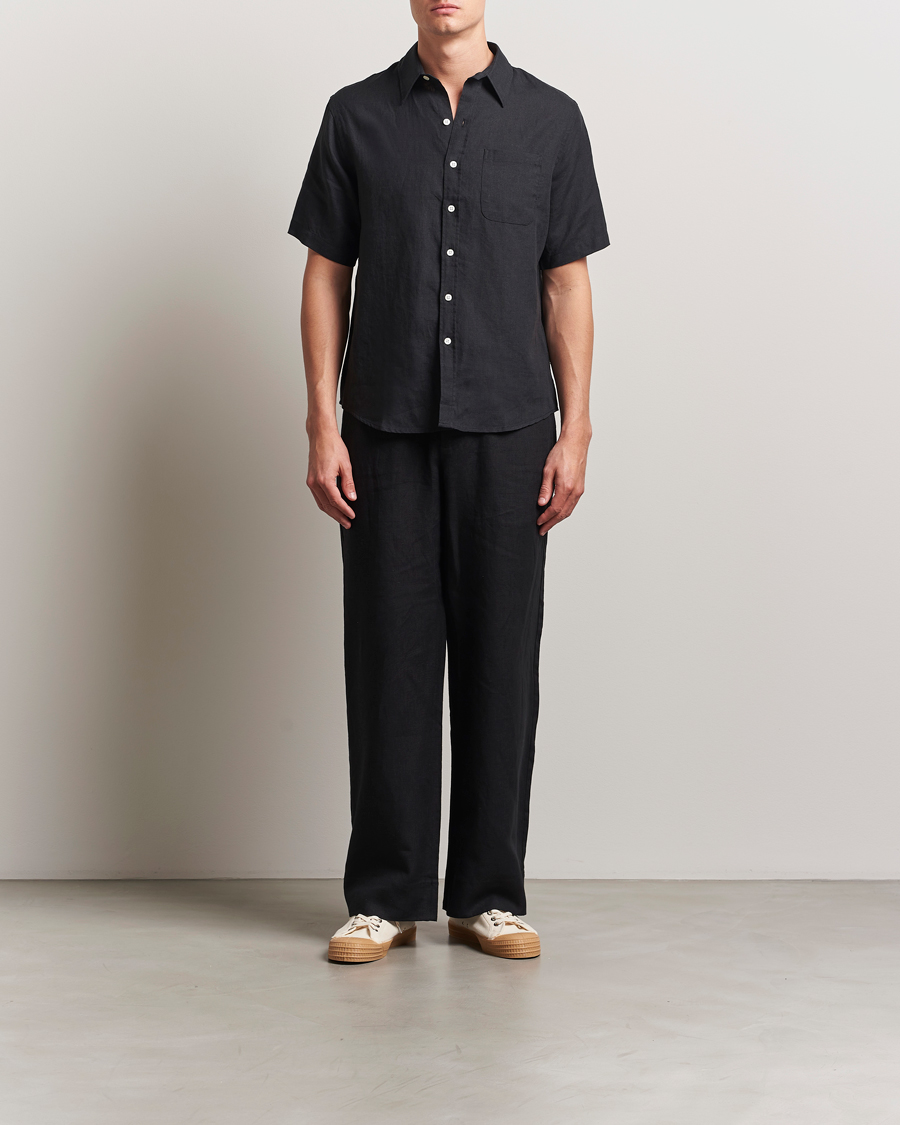 Herr | Skjortor | Colorful Standard | Garment Dyed Linen Short Sleeve Shirt Deep Black