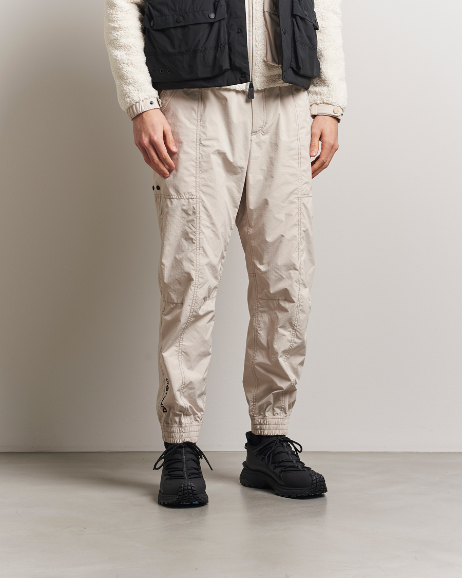 Herr | Byxor | Moncler Grenoble | Drawstring Trousers Off White