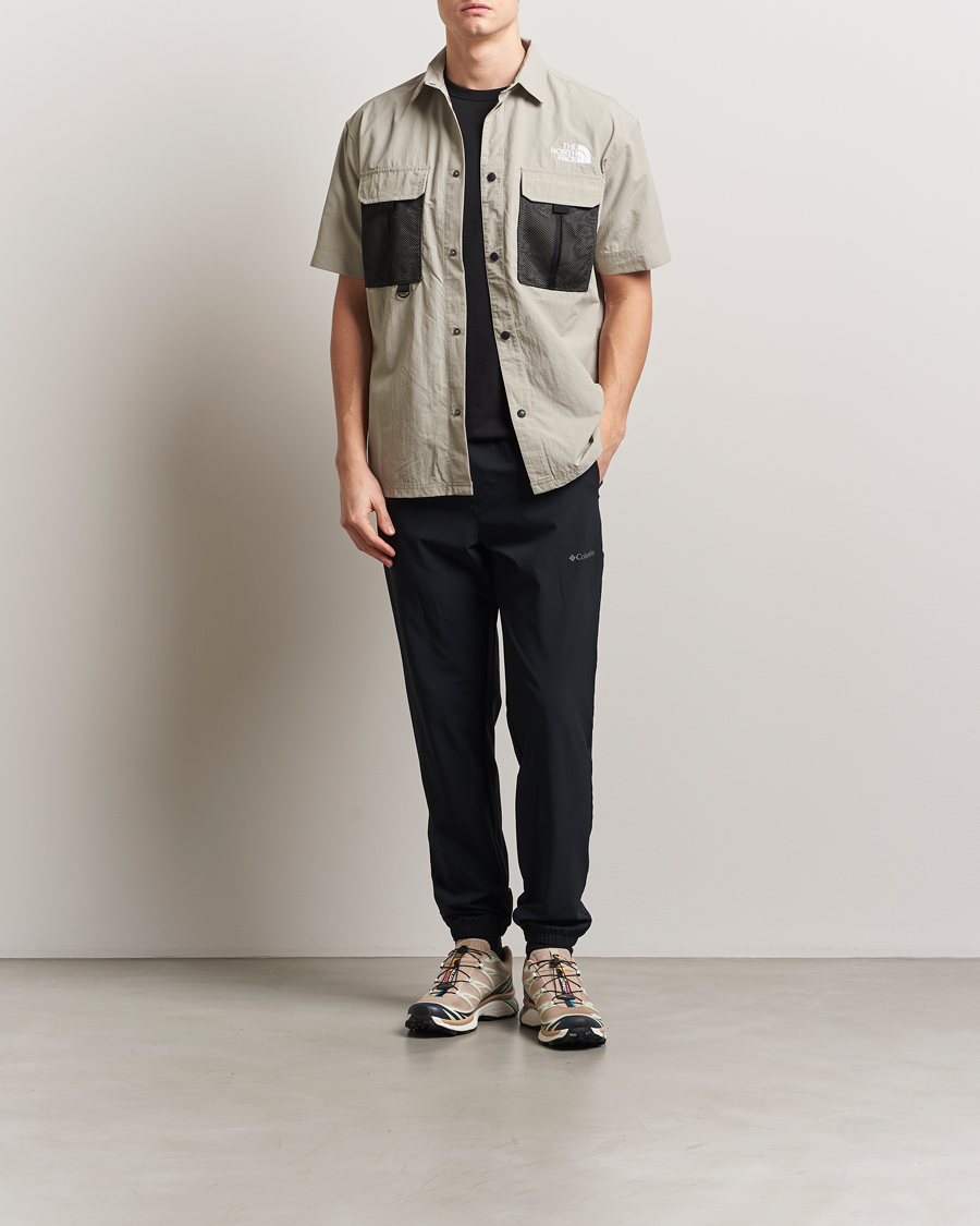 Herr | Skjortor | The North Face | NSE Summer Camp Shirt Clay Grey