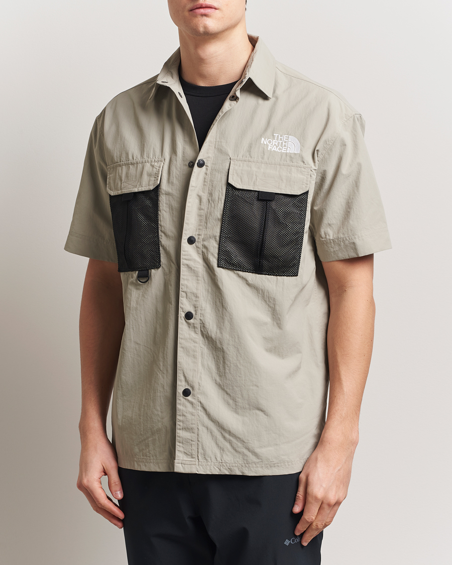 Herr | Skjortor | The North Face | NSE Summer Camp Shirt Clay Grey