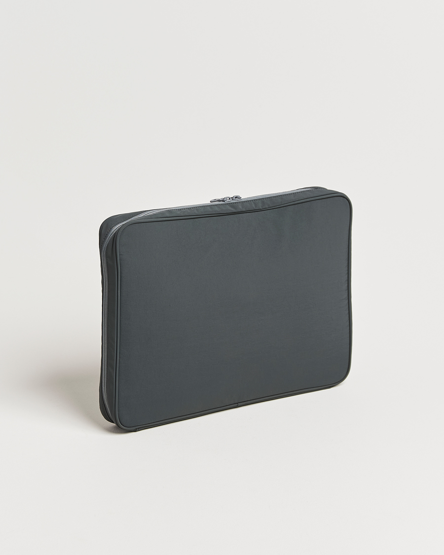 Herr | mazi untitled Nylon Laptop Pouch 16 Inch Grey | mazi untitled | Nylon Laptop Pouch 16 Inch Grey