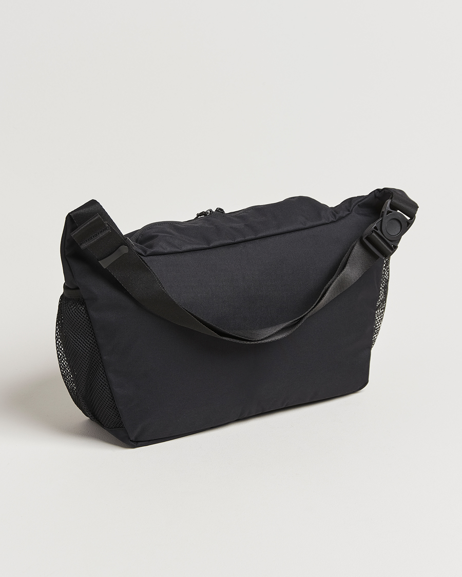 Herr | Snow Peak Everyday Use Middle Shoulder Bag Black | Snow Peak | Everyday Use Middle Shoulder Bag Black
