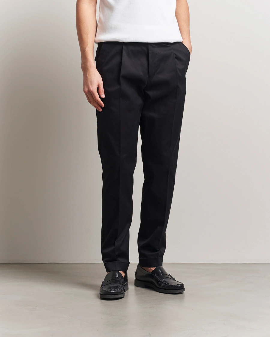 Herr | Byxor | Tiger of Sweden | Tenuta Pleated Cotton Trousers Black