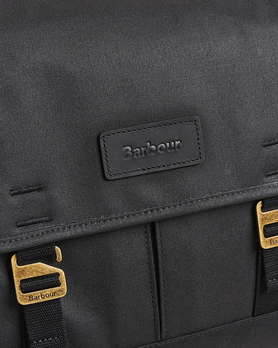 Herr | Barbour Lifestyle Essential Wax Messenger Bag Black | Barbour Lifestyle | Essential Wax Messenger Bag Black
