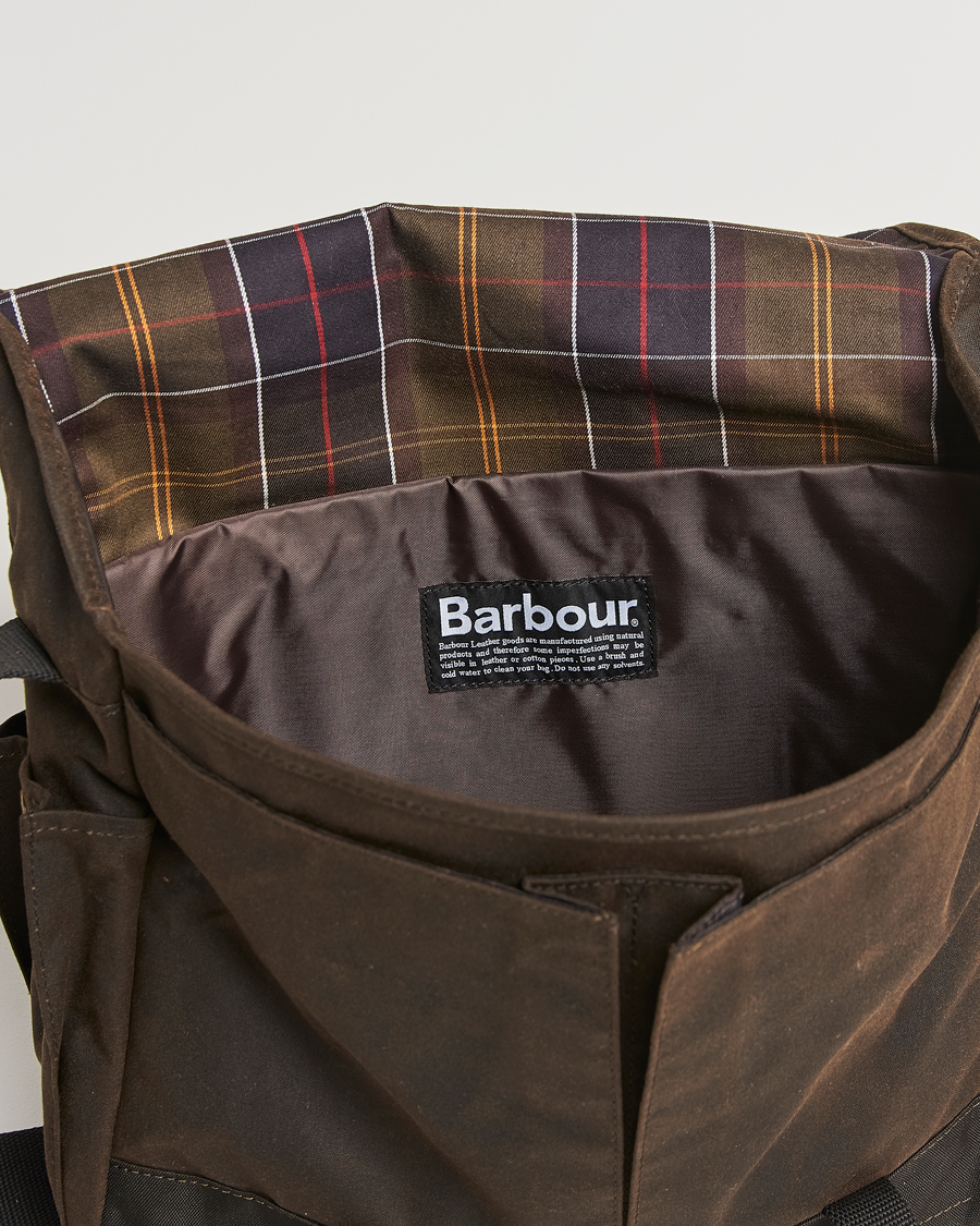 Herr | Barbour Lifestyle Essential Wax Messenger Bag Olive | Barbour Lifestyle | Essential Wax Messenger Bag Olive