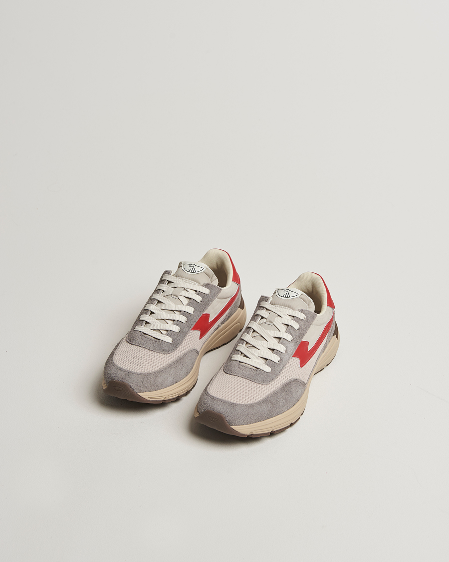 Herr | Sneakers | Stepney Workers Club | Osier S-Strike Geo-Merged Runner Sneaker Grey/Red