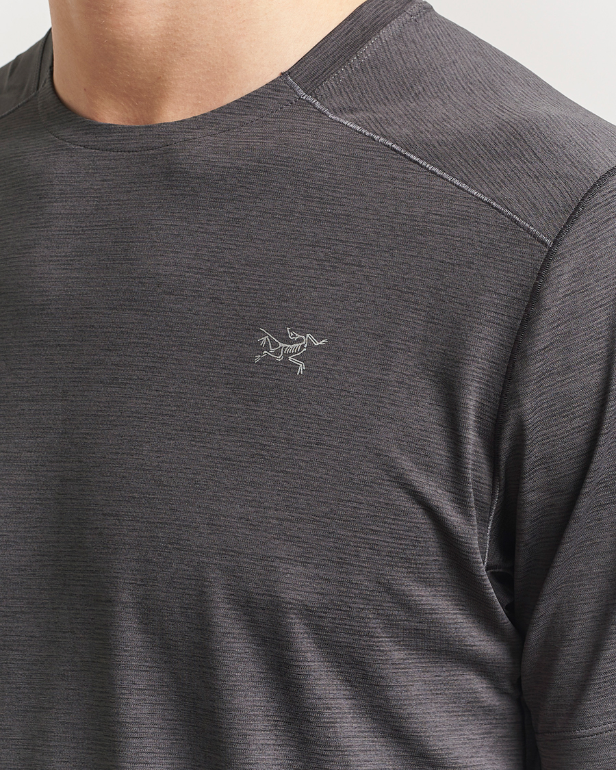 Herr | T-Shirts | Arc'teryx | Cormac Crew Neck T-Shirt Black Heather