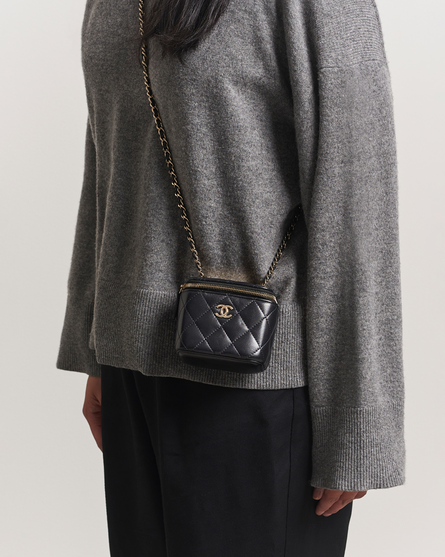 Herr | Chanel Pre-Owned Vanity Chain Shoulder Bag Lambskin Matelassé Black | Chanel Pre-Owned | Vanity Chain Shoulder Bag Lambskin Matelassé Black